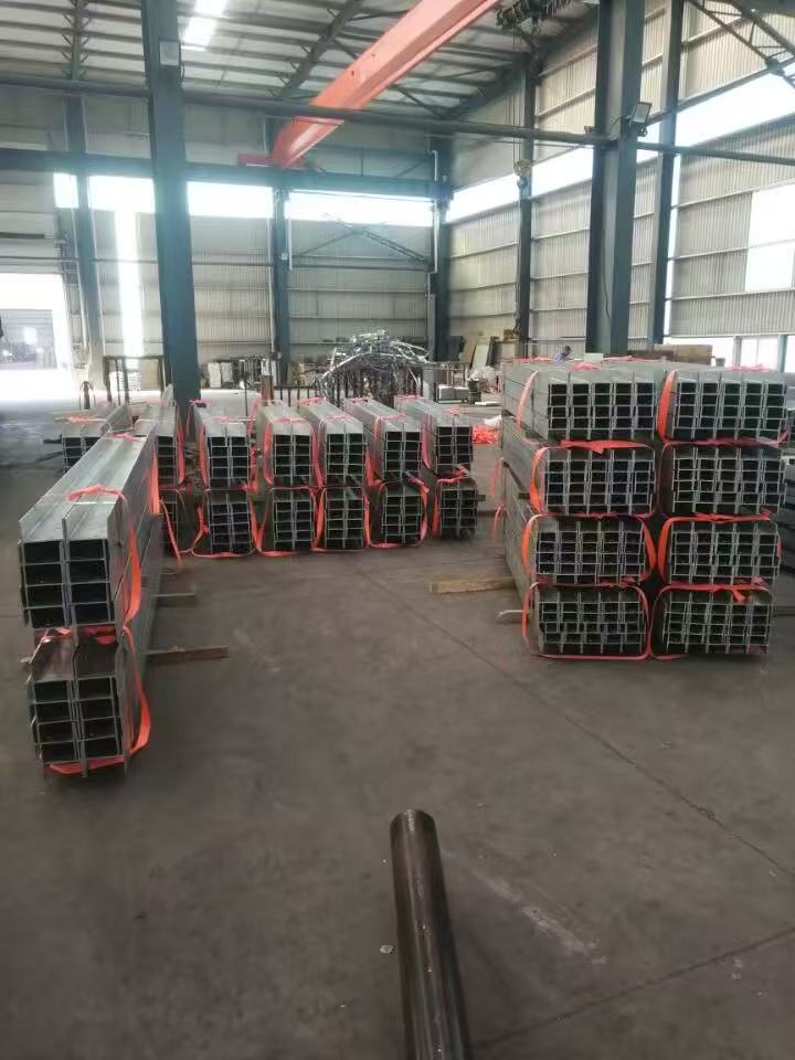 Lintel C350 - 100*100*8 3100 mm